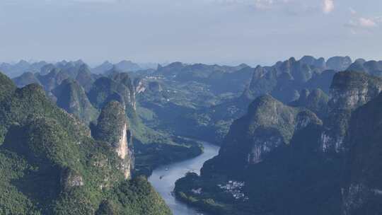 广西桂林阳朔喀斯特地貌山峰