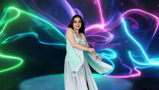 女子身着长裙舞台舞蹈素材