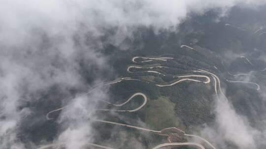 航拍广西大明山山路十八弯