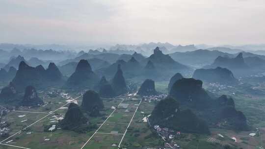 水墨喀斯特山峰地貌自然风光航拍