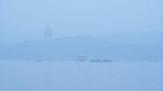 雾西湖雷峰塔风景