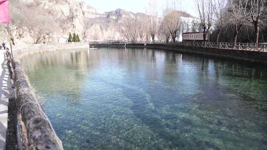 水面波纹近景