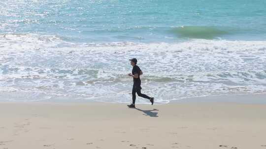 跑步锻炼运动清晨海边奔跑视频素材模板下载