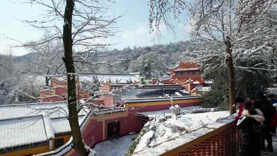 湖南省长沙市岳麓山岳麓书院雪景4k航拍