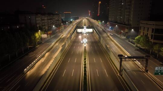 疫情下洛阳城市交通夜景视频素材模板下载