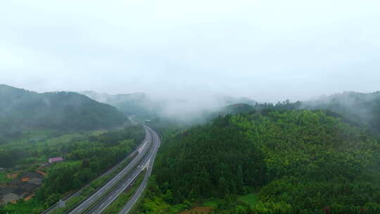 群山 高速公路 航拍