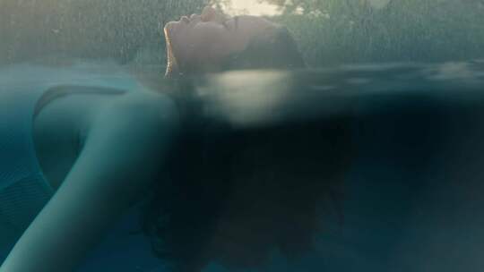 女人，漂浮，水，雨