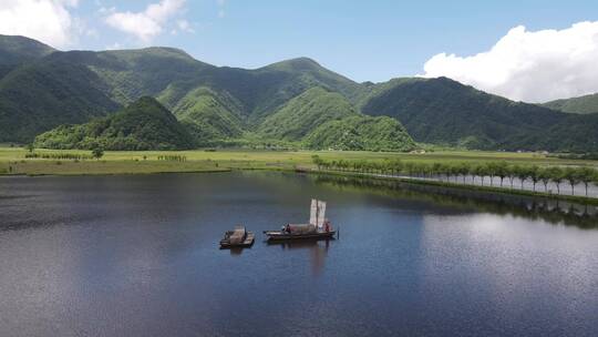 航拍初夏蓝天白云的湖北神农架大九湖