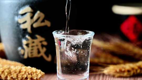 中国传统饮品白酒酿酒纯粮酒倒酒特写合集