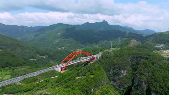 大山高速公路大桥 电力电网线路