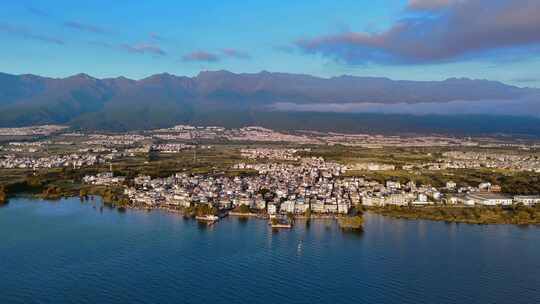 云南大理苍山洱海湖水日出