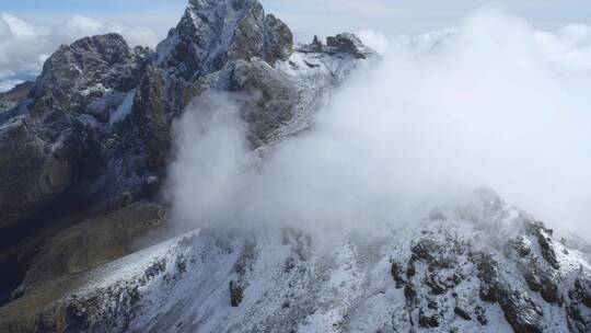 拍雪山震撼视角穿梭雪山之巅22