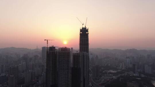 4K 航拍 城市 高楼 吊塔 日出 彩霞