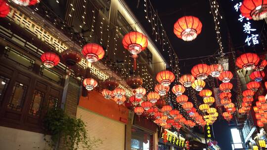 绍兴仓桥直街古街道夜景