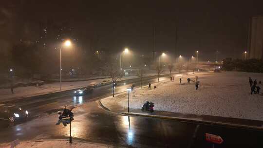 雪夜航拍雪景