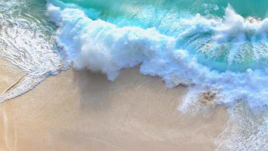 海浪浪花拍打海岸