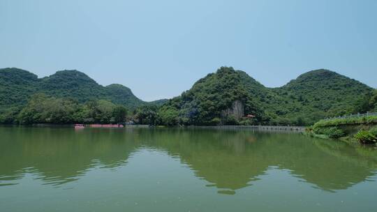 广西柳州山水龙潭公园湖水风景