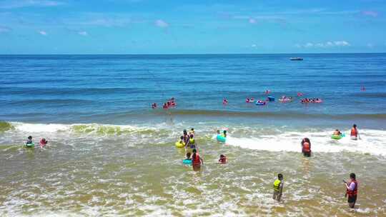 海浪沙滩海浪拍打沙滩航拍旅游素材