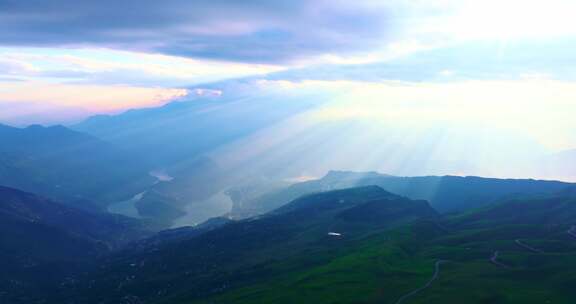 云南自然风光大山山上景观高山峡谷