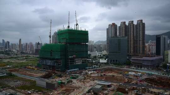 多云天空下的建筑工地延时视频