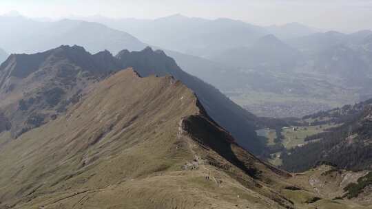 电影巴伐利亚阿尔卑斯山|内贝尔霍恩山|4K

D-LOG REC709-完美的颜色分级！

23.97视频素材模板下载