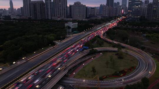 立交桥车流夜景拉丝