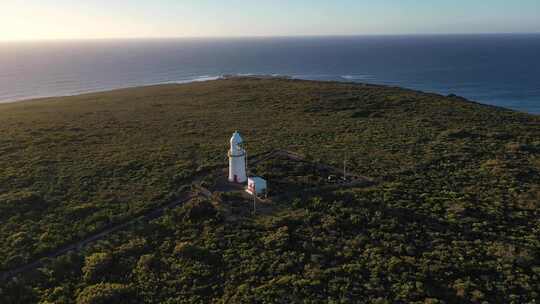 海角自然主义灯塔的无人机天线，印度洋上的