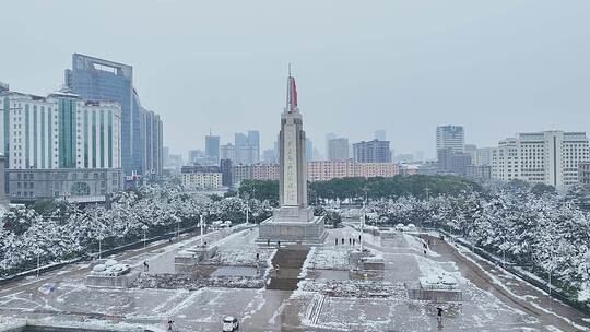 八一广场雪景