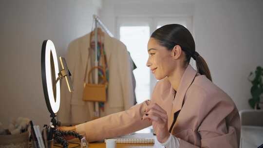 女人、智能手机、化妆品、视频博客