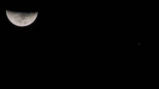 夜晚天空木星伴月天文现象