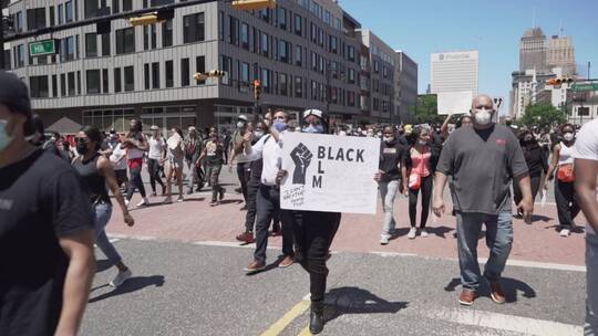 黑人抗议游行的镜头