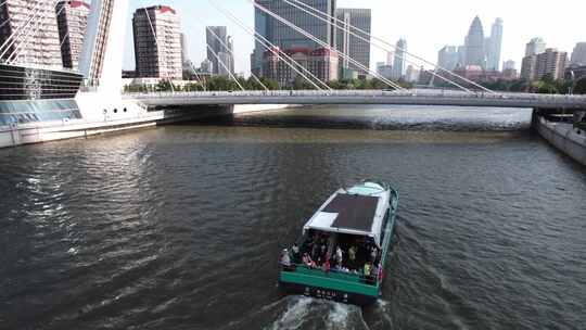 天津海河游船城市风光航拍