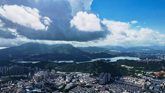 4k延时航拍深圳梧桐山水库蓝天白云视频素材模板下载