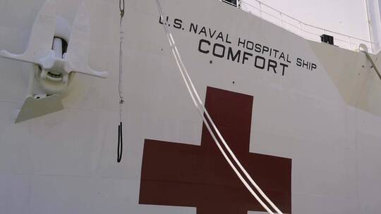 医院船停靠在纽约港抗击疫情视频素材模板下载