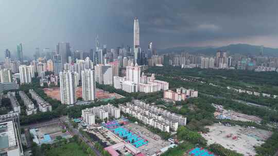 深圳暴雨来临前极端天气