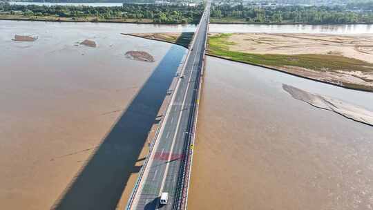航拍郑州黄河公路大桥视频素材模板下载