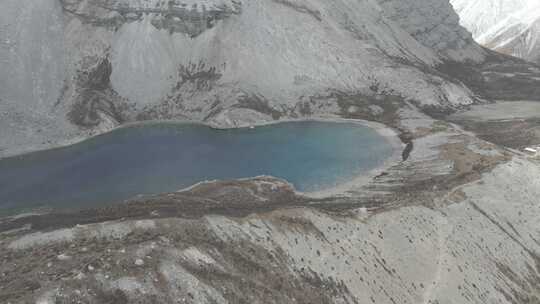 4K航拍川西稻城亚丁牛奶海无色海高山草原