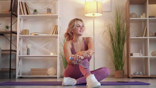 运动女性健康生活方式健身水之家