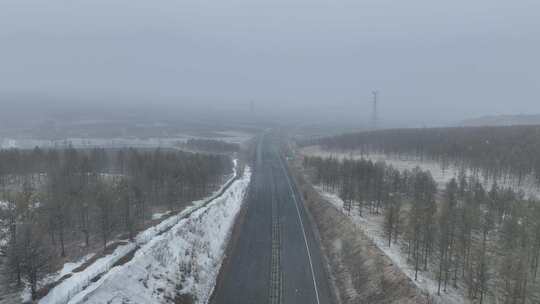 春天春雪大兴安岭林区道路