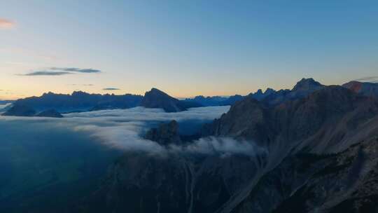 航拍多洛米蒂山