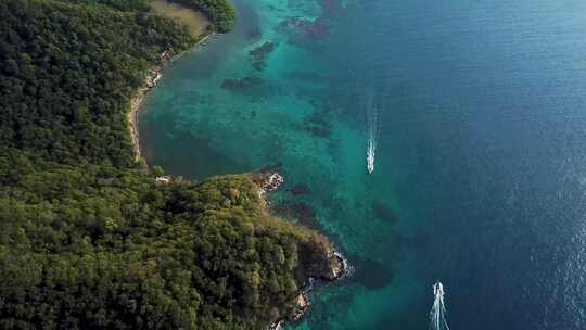 航拍海湾蓝色大海