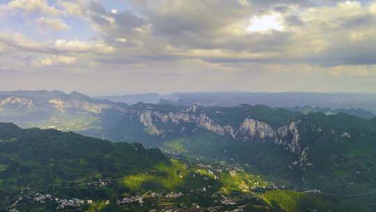 湖北恩施大峡谷光影变幻