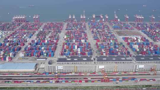 2023广州港南沙港码头集装箱视频素材模板下载