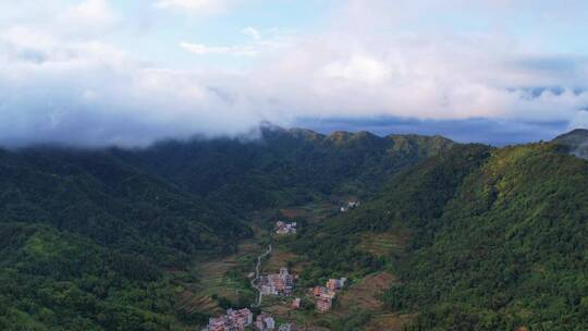 广东茂名高州大坡农村清湖大山雾气太阳视频素材模板下载