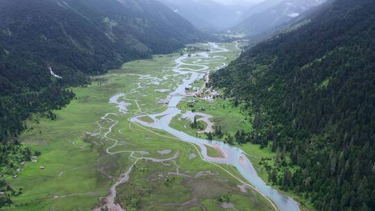 航拍西藏林芝新措河谷湿地风光