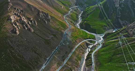 绝壁上的公路