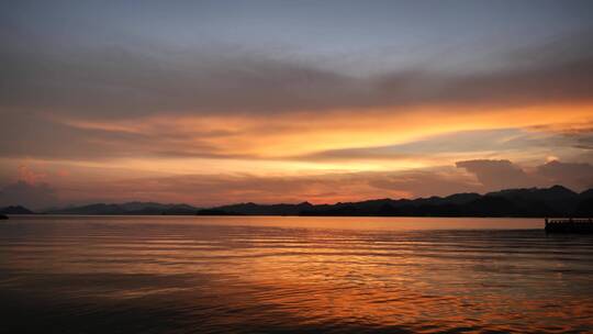 浙江千岛湖的夕阳