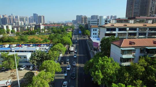 航拍城市公路车流路况风景