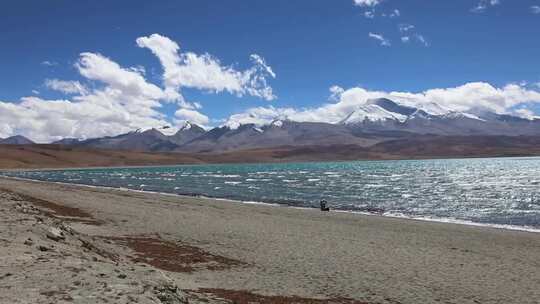 西藏高原湖泊鬼湖拉昂措视频素材模板下载