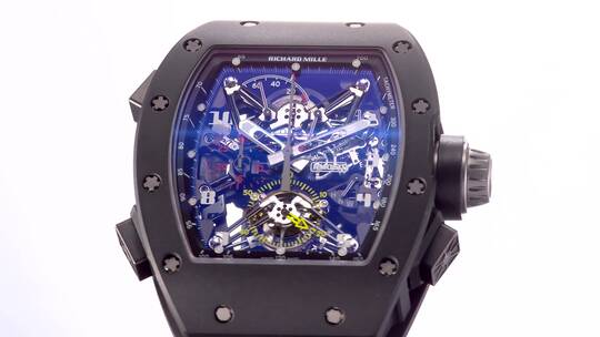 奢侈机械手表特写齿轮镶钻高端高贵手表